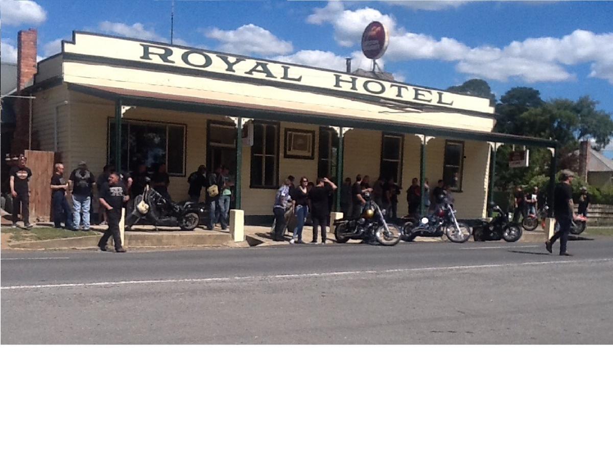 Royal Hotel Snake Valley Exteriér fotografie